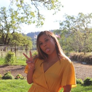 Meet your Posher, Kayla